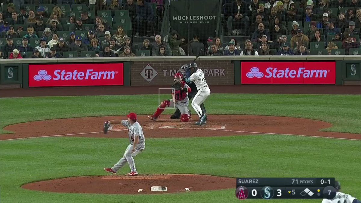 Dillard Barnhart on Twitter "TEOSCAR HERNANDEZ JUST HITS DINGERS"