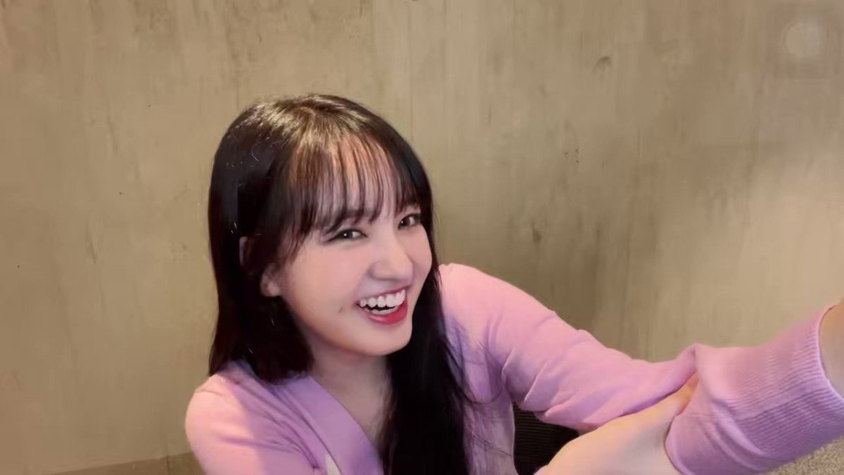 🛸 on X: gaeul: few days ago, i went to do pilates but that time, my nose  was stuffy so when i was talking to the teacher she went oh gaeul-ssi, your