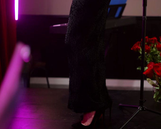 i got to write and perform an original song in my new scene 🫣   be nice 🫠  https://t.co/sLl4QQ5ot2