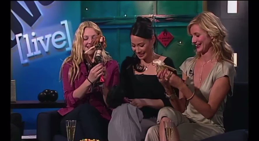 RT @notgwendalupe: drew barrymore, lucy liu & cameron diaz playing with their charlie's angels dolls, 2003 https://t.co/iA18HNqHGN