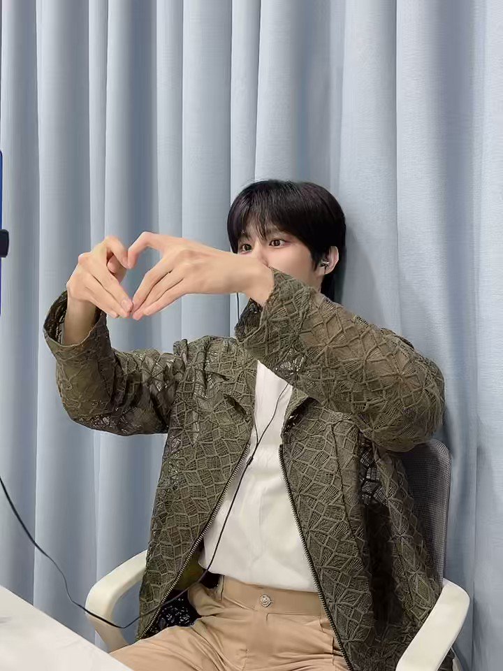 Yehyun_ (woo_cat_1027) / Twitter