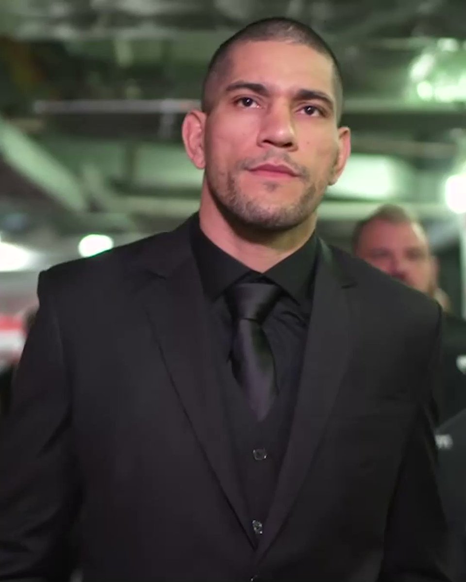 UFCStats💭 on Twitter "Wearing all black to Izzy's funeral 🥶"