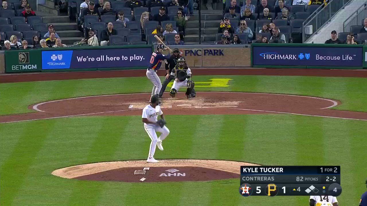 Astros at Pirates / Twitter