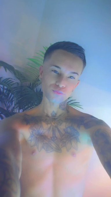 Tan time is one of my favorite time(s) of the day! I get to just relax and zone everything out for 12