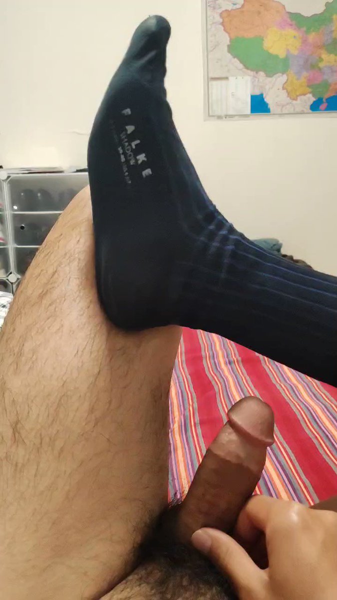 中国高中男生睡觉勃起    