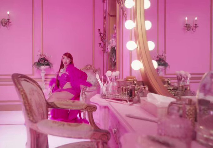 princess diana movie out now 😍🤯🔥 https://t.co/BDP9u55OEa