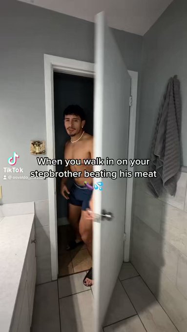 When you walk in on your stepbrother beating his meat ?? #Gymbro #FYP #RetweeetPlease #stepbro #funny