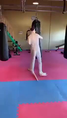 RT @Sxmureye: The pose has me crying bro https://t.co/VLkSQAoJq2