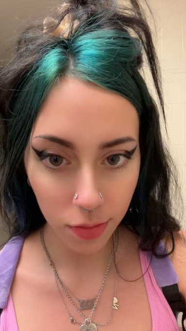 i got new piercing hehe https://t.co/wTJyArdeop