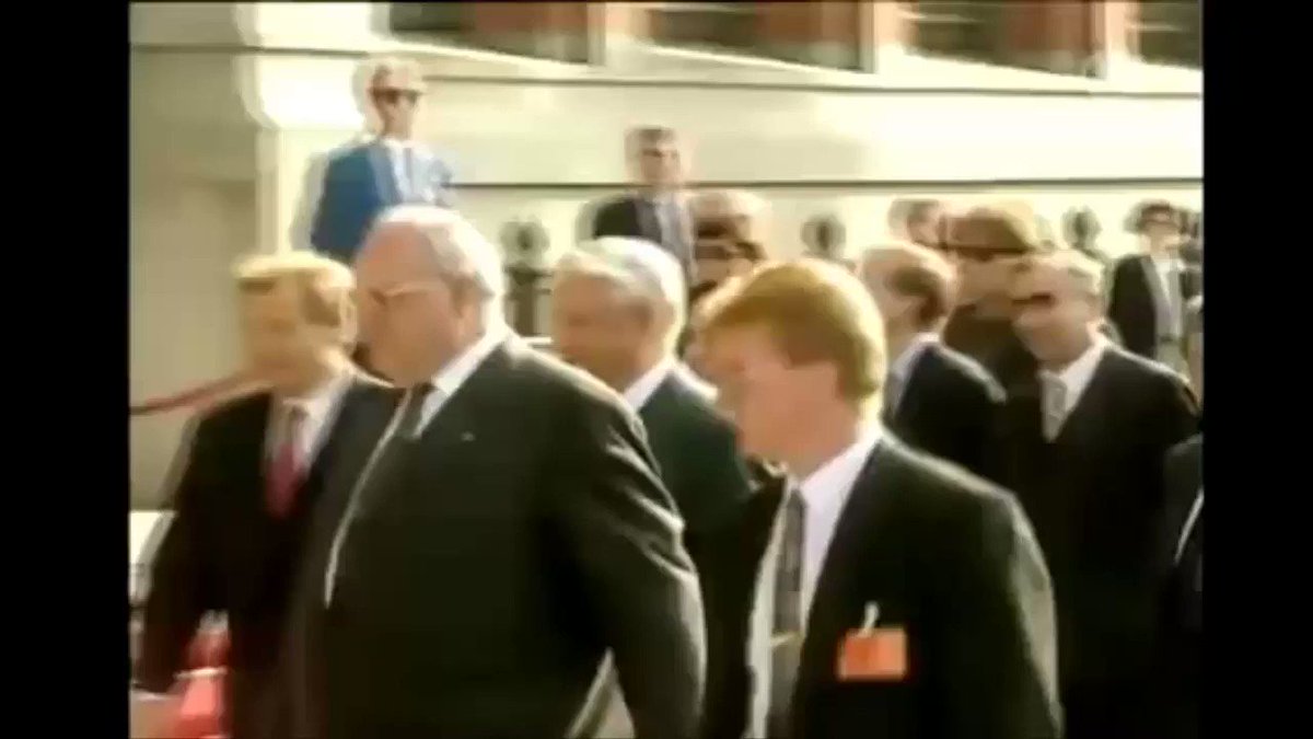 Дилетант on Twitter: "Борис Ельцин дирижирует оркестром во время ...