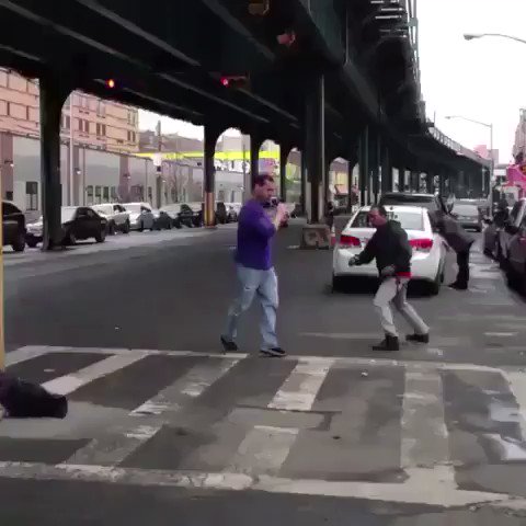 RT @fightvideodaily: When you fighting a dude in GTA and you accidentally lock on to somebody else https://t.co/Qgl4G4XAfN