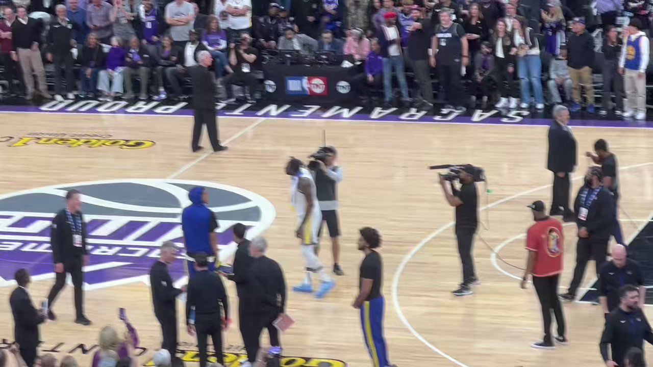 [花邊] Green踩完沙包後對觀眾示威的影片