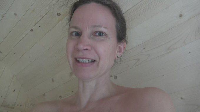 Meine neue #Sauna ist da und natürlich weihe ich sie gleich ein ;) 
Magst du einen Videowunsch dazu haben