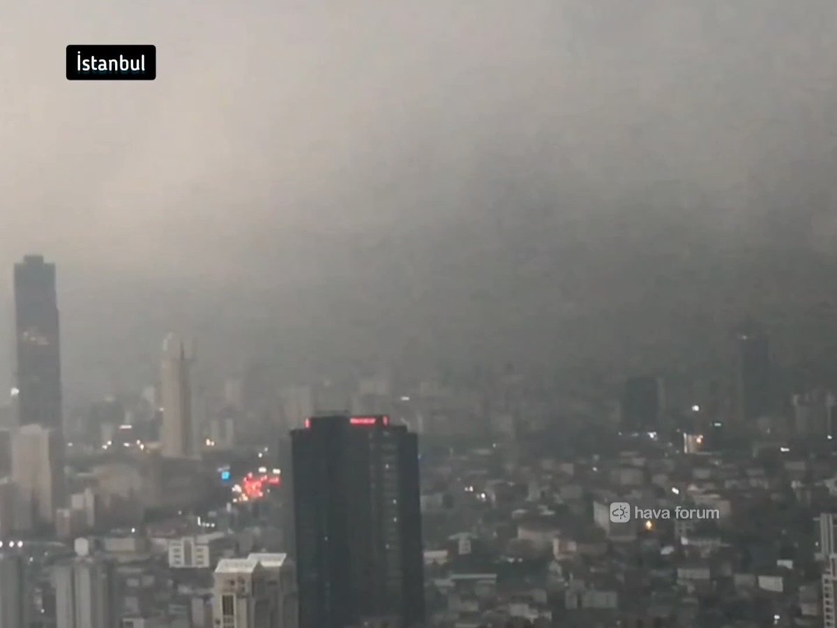 Mystery Cloud Throws Istanbul Into Darkness O62Km4DTXhX2pVEJ