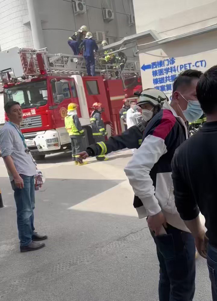 [討論] 北京醫院火災因車輛限高致雲梯車無法救援
