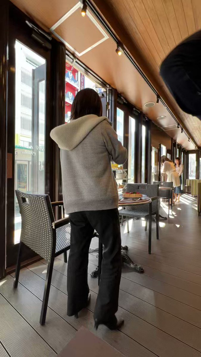 @cafeterrace1952's video Tweet