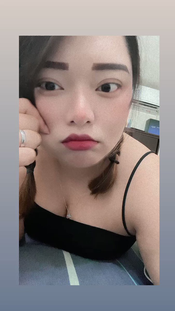 剛準備好要出門就下大雨⛈️心情直接變好差哦😖有沒有人要帶我出去走走的在線等…🤪 https://t.co/i9itjRDR5K