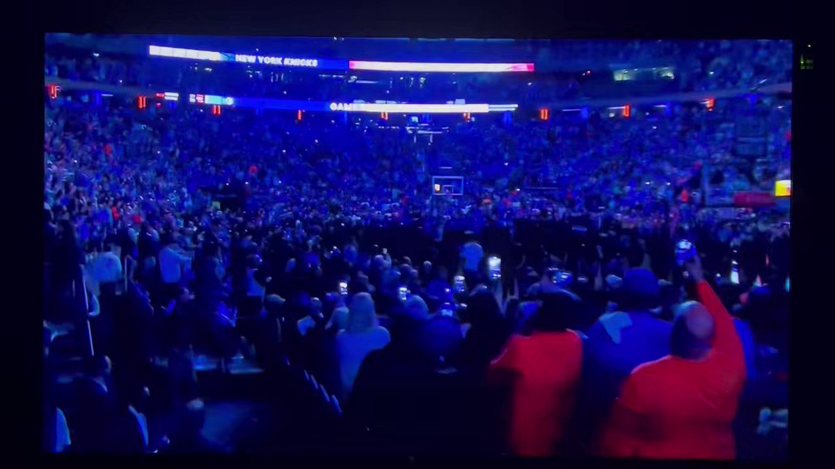 RT @buterasglass: tori kelly DEVOURED the national anthem at the knicks and cavs game
https://t.co/ot6uHbl0VQ