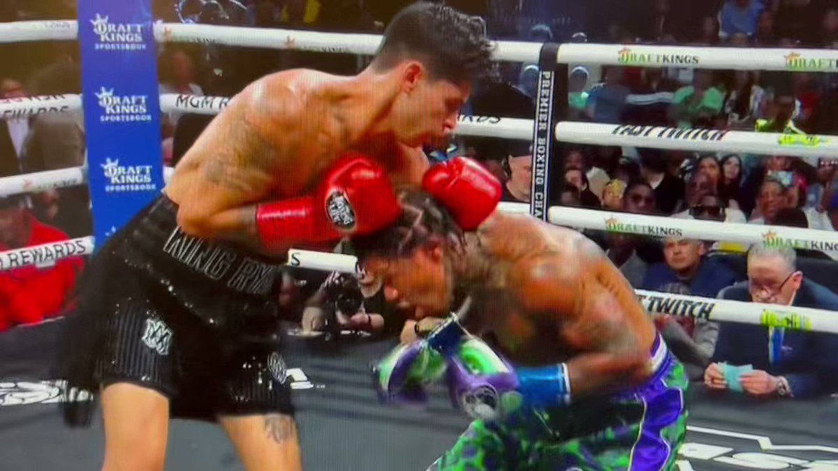 RT @sfsports2: Body shot that KOs Ryan Garcia

https://t.co/co1xXweMtx