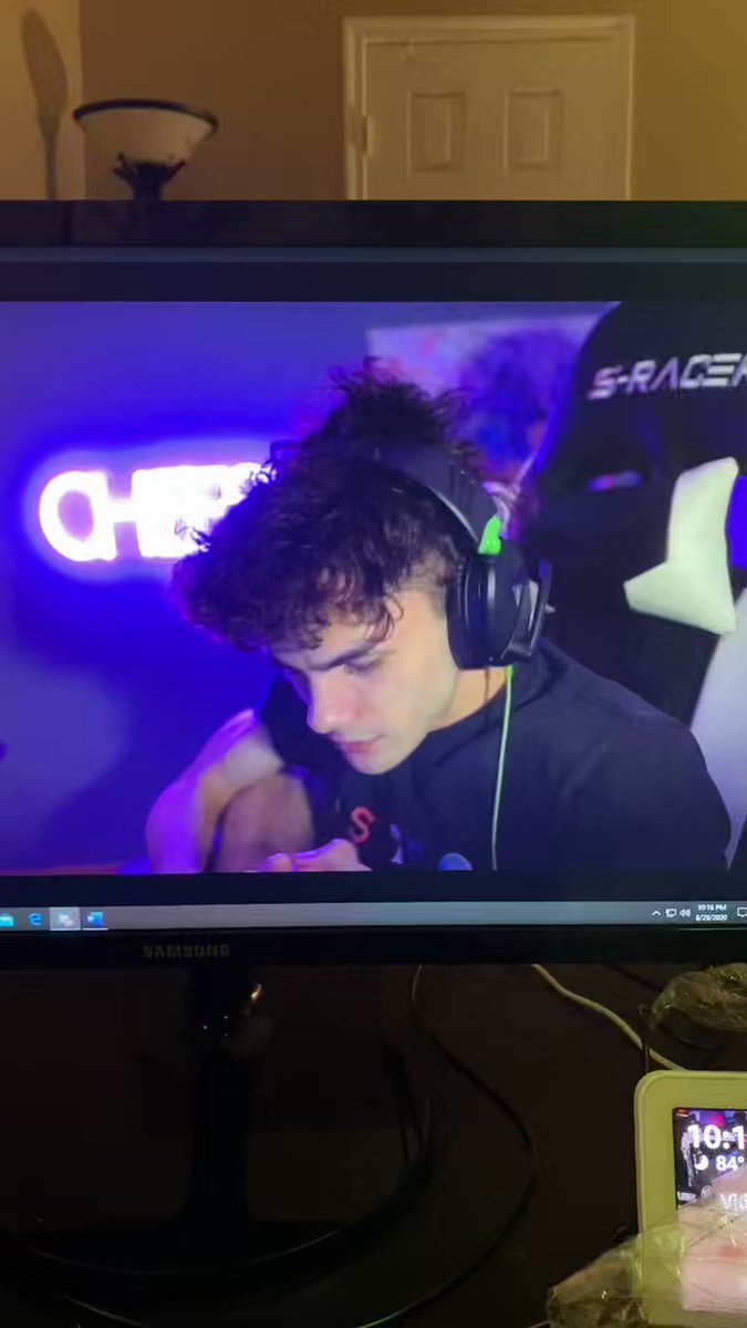 Cheesur on Twitter: “3 years ago @N3onOnYT”