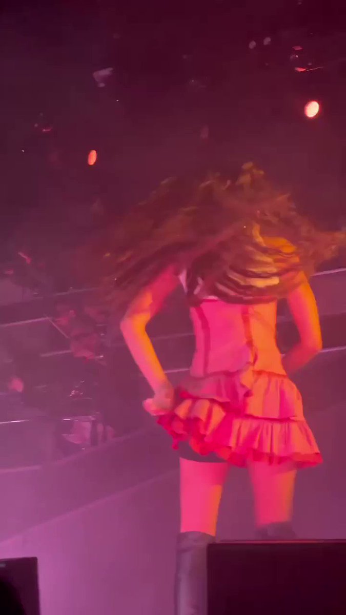 Zendaya Updates on Twitter: "More of Zendaya performing at Coachella