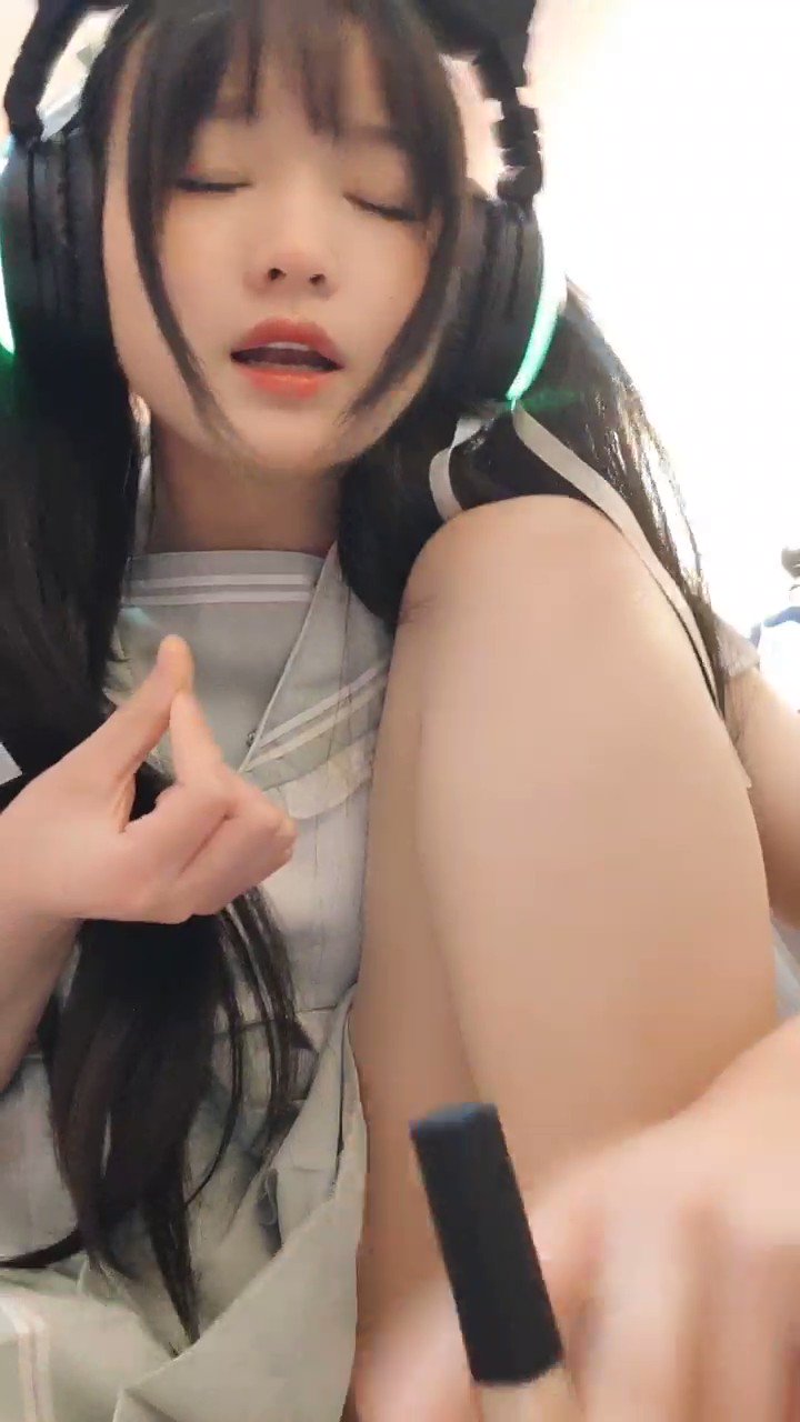 寸止倒计时盯射on X: 来,速度往上走10 9 8 7 6 5 4 3~3~3~唔~忘了~ 嘿嘿~就只会数到3，那就用脚帮你来一次吧？来喽，10  9，哎呀！不会数数了~怎么办~狗狗不会生气吧~ 哈哈,太可爱了