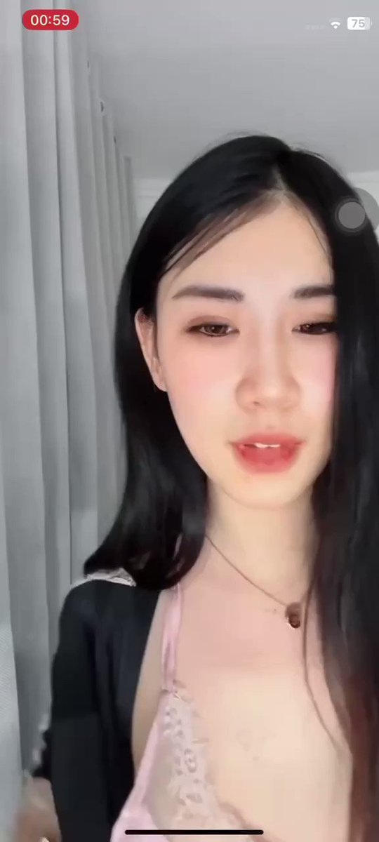 直播露奶    