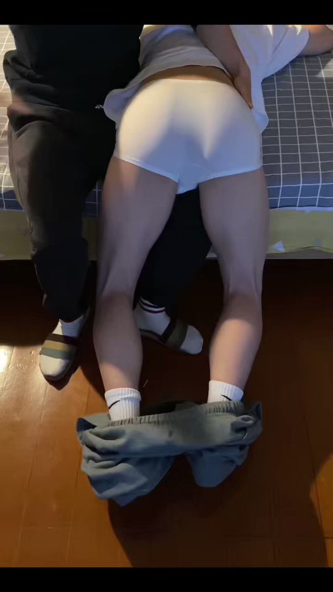 弟弟上课打手枪    