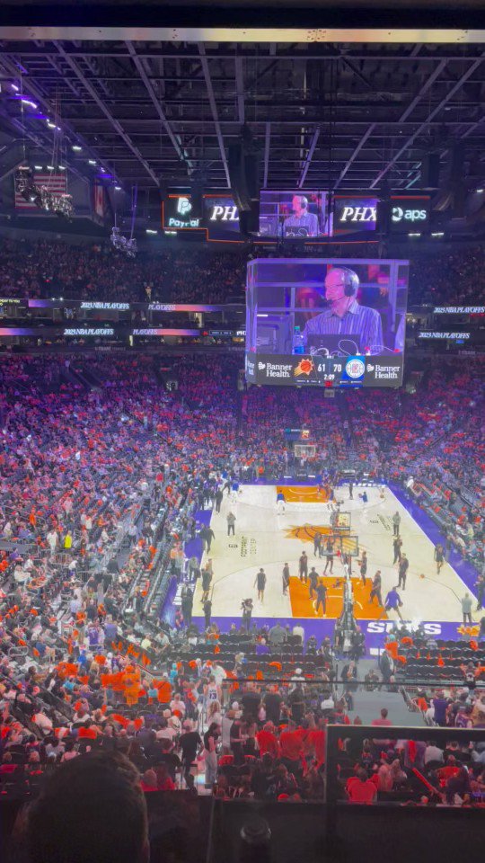 Suns fans sing a happy early birthday to the legend Al McCoy  