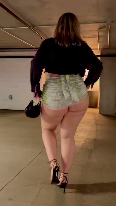 Tall glass of 🥛🍯 https://t.co/XFrYwR14zL