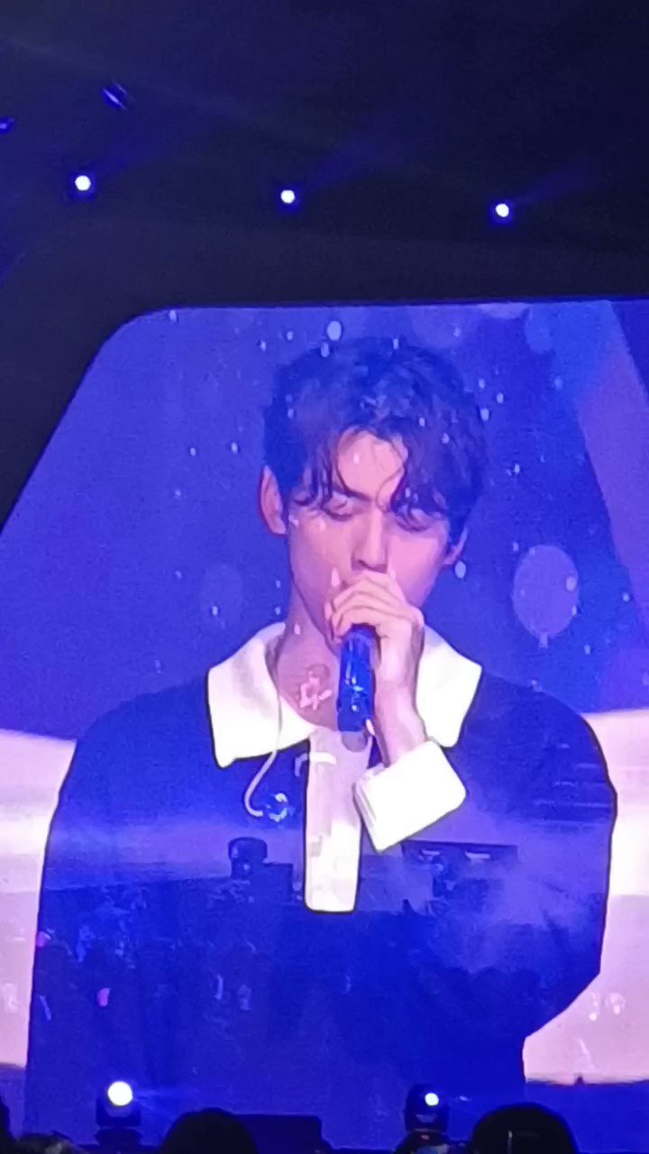 [閒聊] 在泰國活動唱歌的時候流淚的車銀優