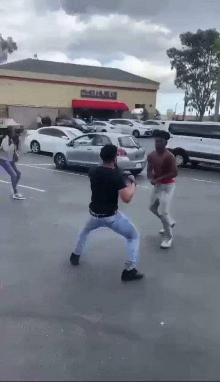 Insane Fights‼️🥊 (FightFeverHQ) / Twitter