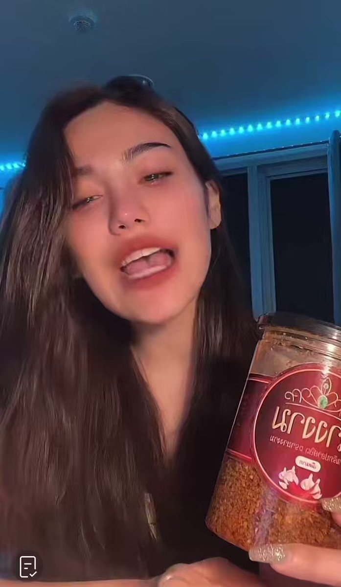 gabrielle-on-twitter-reaching-out-to-nudee-directly-to-complain-to