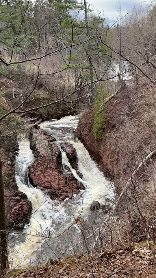Tischer Creek, Duluth, Minnesota. Snow has melted, weather more late-winter like. #waterfalls #river #creek #nature #duluthminnesota #perfectduluthday https://t.co/SFFIbrKZGs