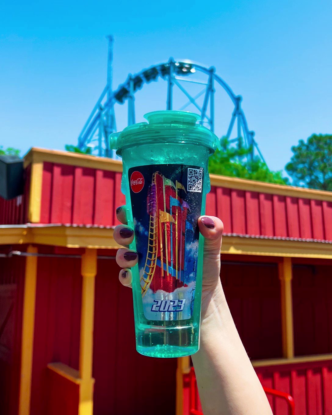 Six Flags on Twitter "Free refills all season long? Yes, please.🥤NN