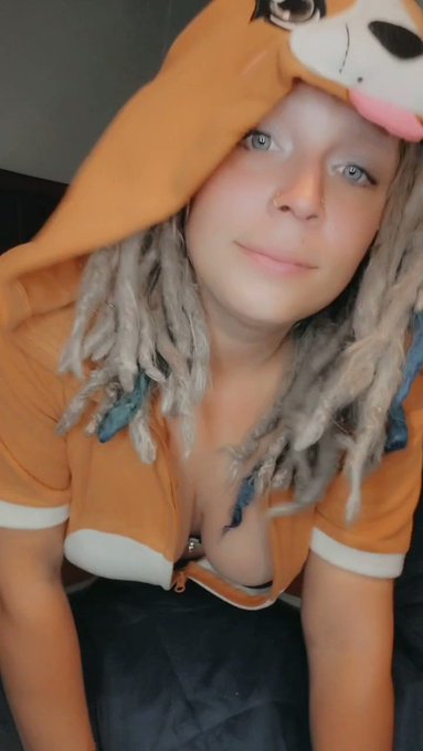 I never said I could dance. But now I am. #beautifuldisaster #puppylove #fluffy #ThickthighsSaveLives<a href="/tag/beautifuldisaster"class="tags">#beautifuldisaster</a><a href="/tag/humpday"class="tags"><span>#humpday</span></a><a href="/tag/puppylove"class="tags"><span>#puppylove</span></a><a href="/tag/beyourself"class="tags"><span>#beyourself</span></a><a href="/tag/loveyourbody"class="tags"><span>#loveyourbody</span></a>