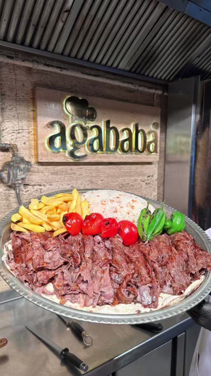 Ağababa Döner on X: "Et Döner Keyfini Tepside Doyasıya Yaşamak İsteyenlere Özel Hazırladık #etdöner #tepsidedöner #donerkebap #yemek #agababa https://t.co/vUBAjpc3bz" / X