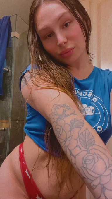 Currently online &amp; bored 😈 come chat with me on OF   All my content is on sale right now! Link below<a href="/tag/pregnant"class="tags"><span>#pregnant</span></a><a href="/tag/19weeks"class="tags"><span>#19weeks</span></a><a href="/tag/pregnancycontent"class="tags"><span>#pregnancycontent</span></a>