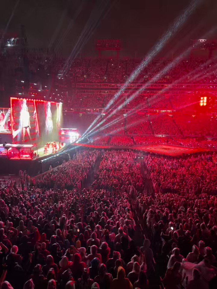 Nissan Stadium on Twitter "Red Era 🔴 NashvilleTSTheErasTour"
