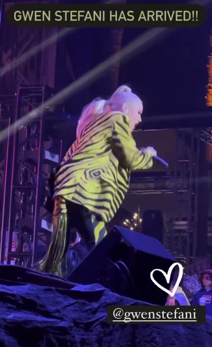 Kate????????hugged Blake????????! on Twitter "Love how Apollo is standing like a