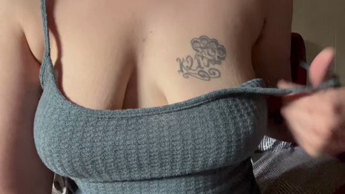 #NewVideoAlert ! FREE video on all 3 of my links.. do you enjoy #titties 😈 On @Pornhub @ManyVids &amp; @OnlyFans<a href="/tag/newvideoalert"class="tags">#NewVideoAlert</a><a href="/tag/titties"class="tags"><span>#titties</span></a>