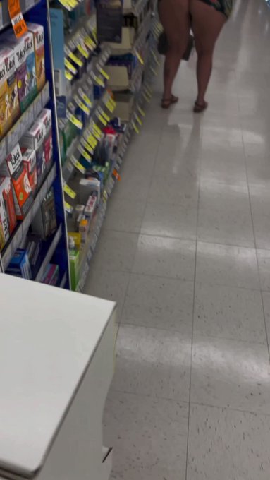 Fucking a fan at CVS https://t.co/KB6djnf0MI