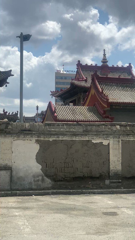 Bat-Erdene on Twitter: "Юун үүдний амбаар барих манатай л бмаар ...