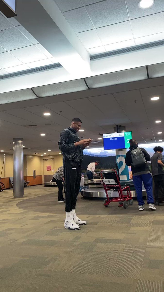 Barstool Fresno State on Twitter "Giannis Antetokounmpo spotted at the