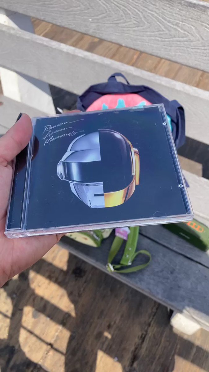 daft-punk-fandom-on-twitter-some-stuff-from-los-angeles