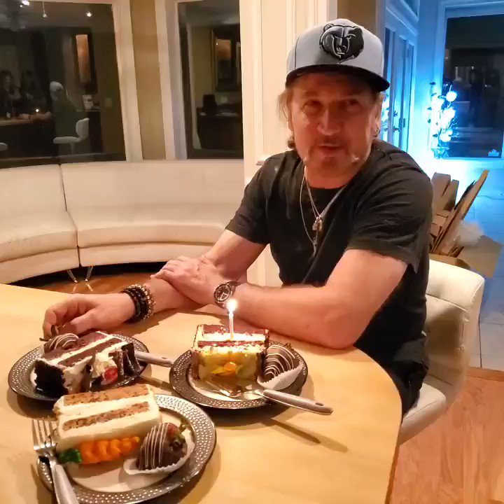 Niver do patrão  Happy Birthday Eric Singer 