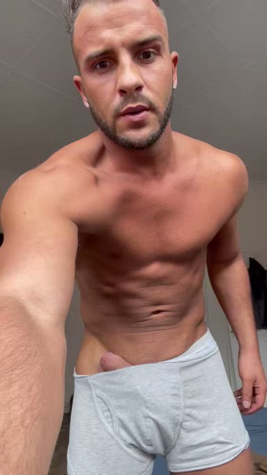 Contenu de fou corp de fou , come BACK🔥👅 4 vid&eacute;o de 12 min, suce,faciale,branle,doitage..photos.. super