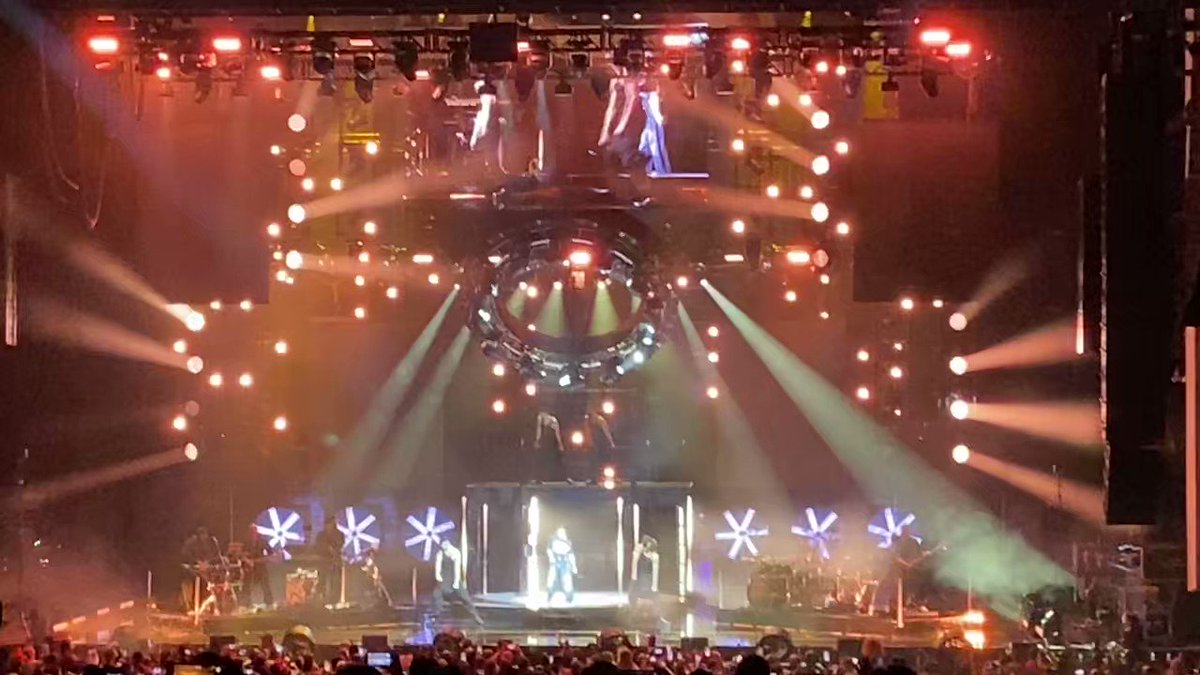 ryan-mcgee-on-twitter-i-love-the-swifties-but-my-queen-was-in-clt