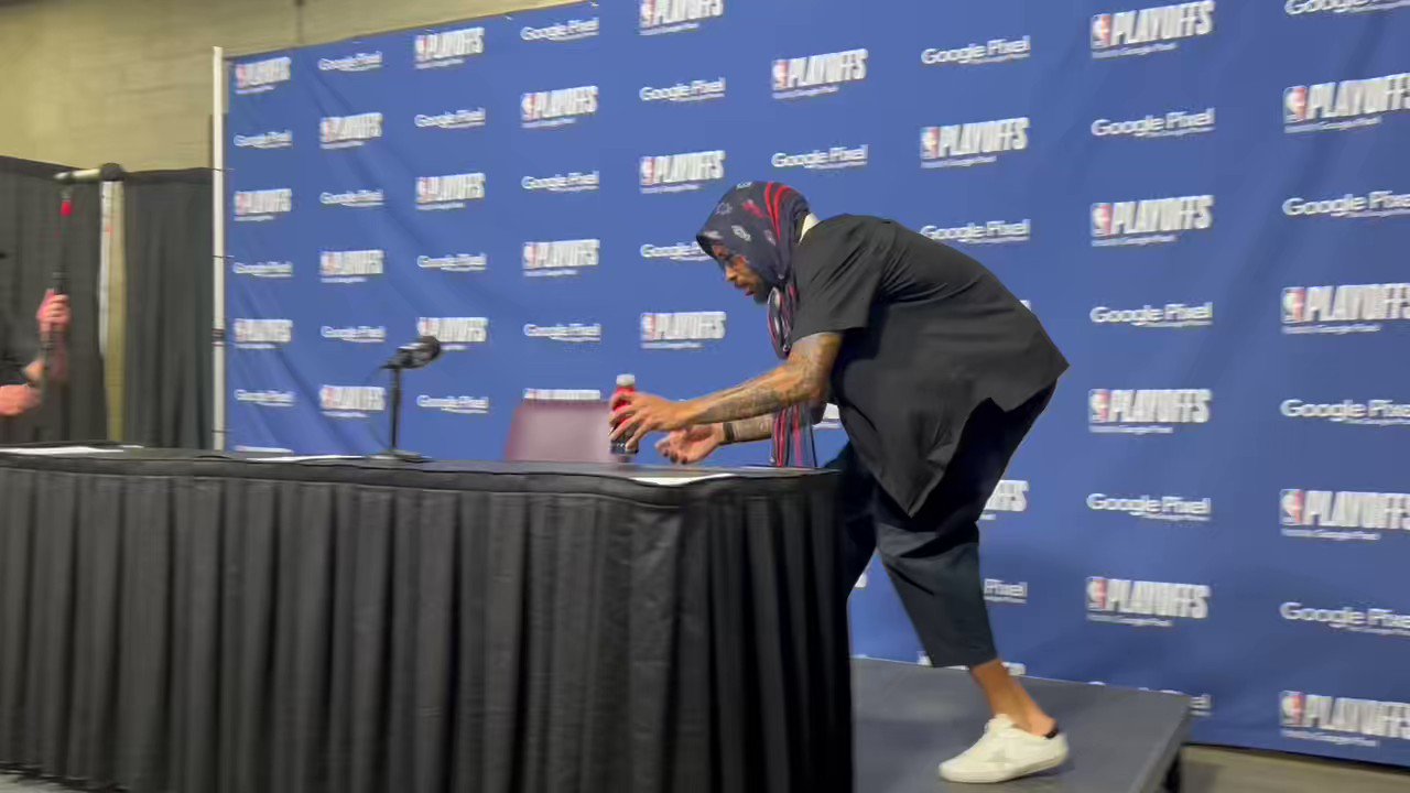 [花邊] Dlo賽後記者會上 飲料再次被沒收