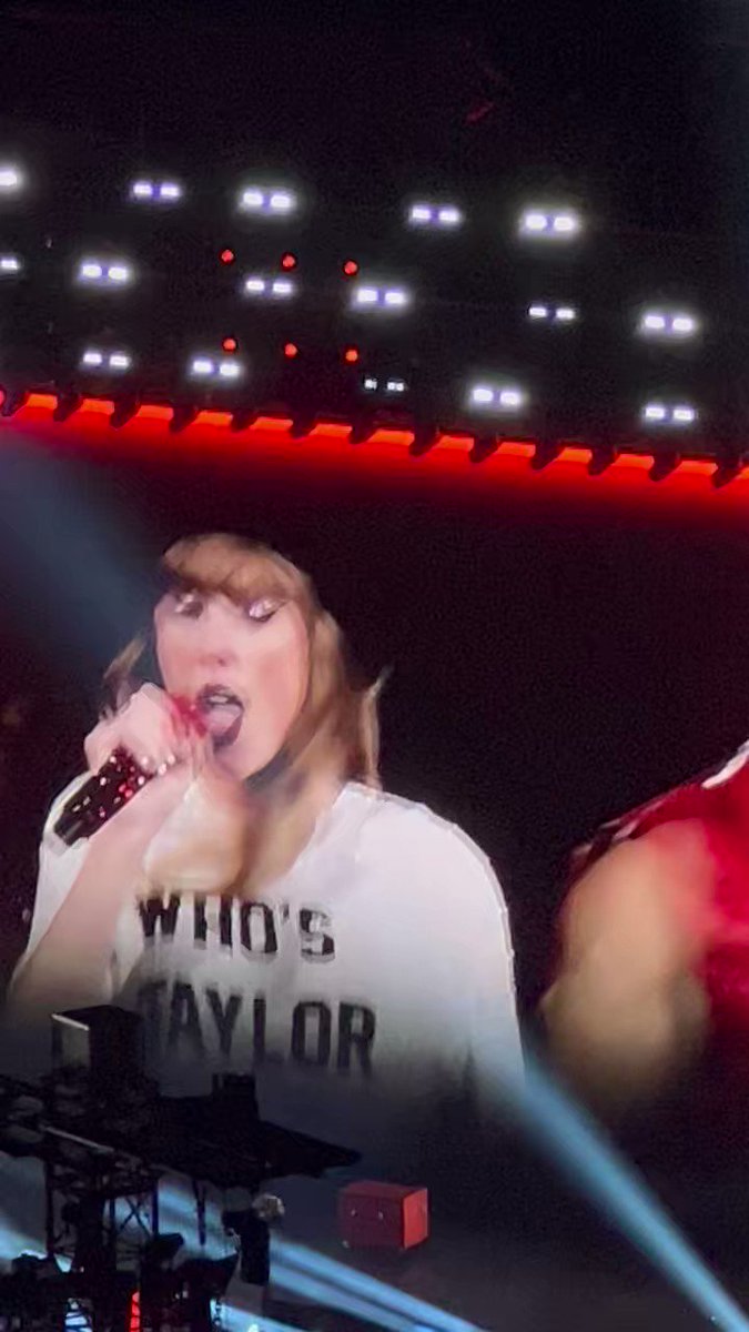 Jenn ‧₊˚ On Twitter Rt Taylenarare The Way She Did The Bejeweled Dance In Front Of Him Too😭